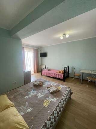 Гостиница Альтера Поповка Трехместный номер «Комфорт»-1