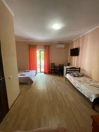 Гостиница Альтера Поповка Трехместный номер «Комфорт»-3