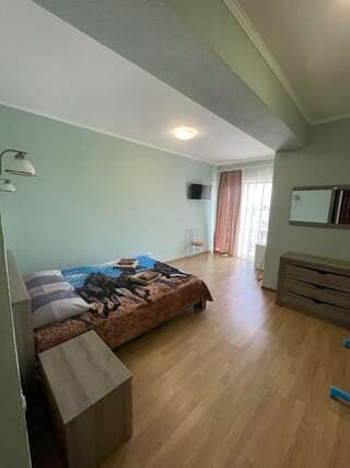 Гостиница Альтера Поповка Комфорт с двуспальной кроватью-1